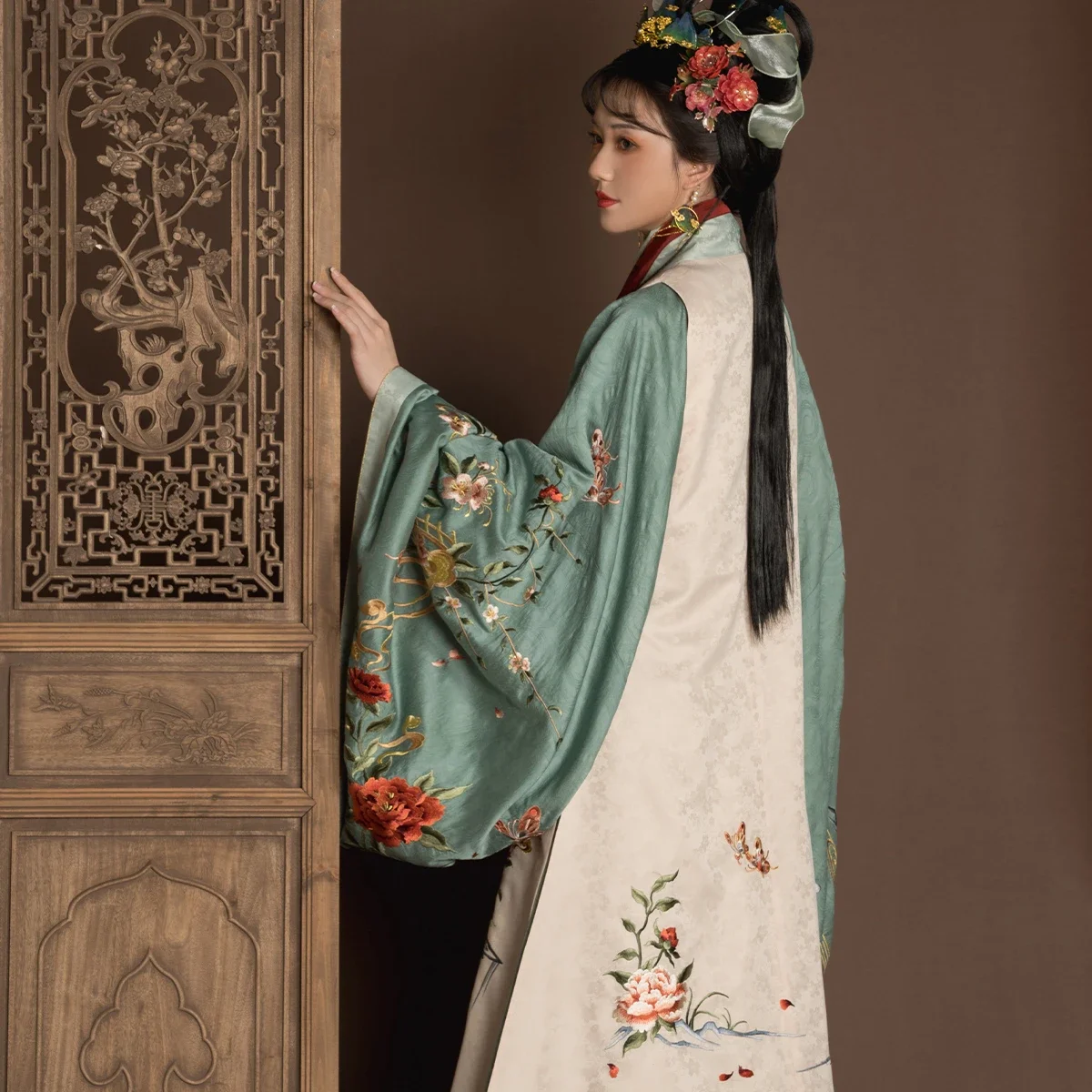 زي الرقص القديم الأنيق للنساء ، Hanfu الصينية التقليدية ، ملابس أداء المسرح المطرزة بشكل جميل ، عالية الجودة