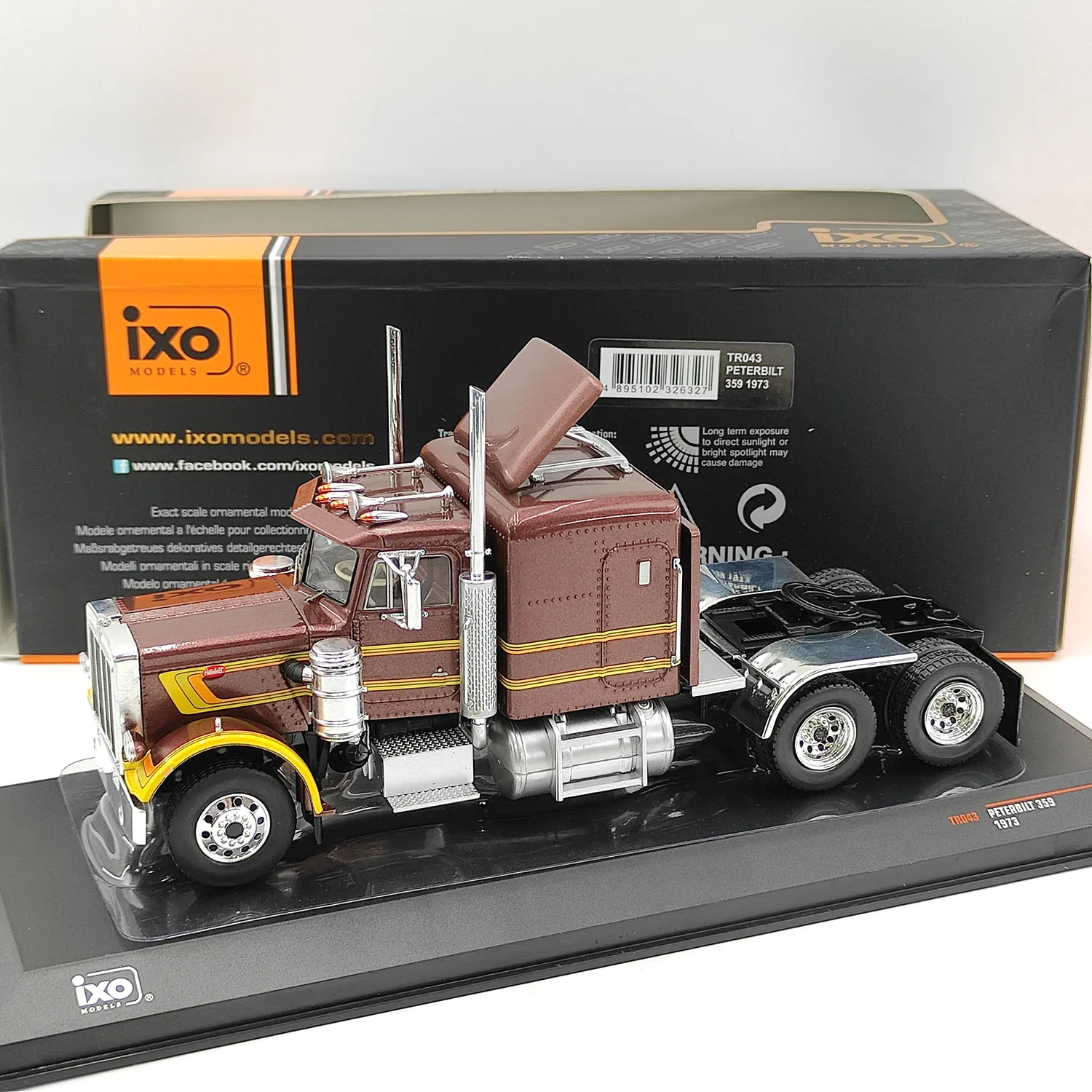 

Diecast IXO 1:43 Scale PETERBILT 359 1973 Truck Tractor Alloy Car Model Collectible Toy Gift Souvenir Display Ornament