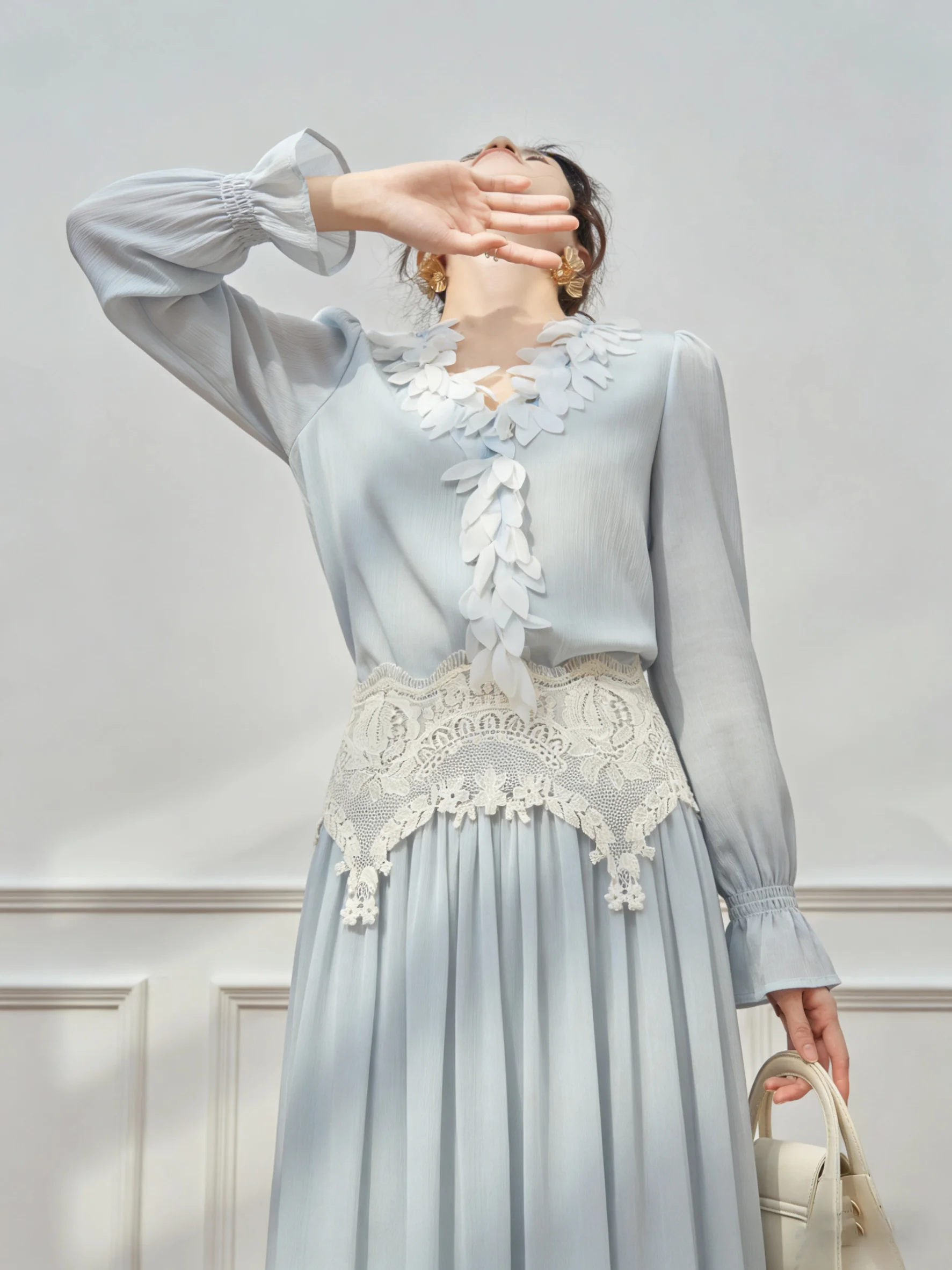 

Blue 3D Petal Top Half Skirt Set Fashionable Summer Outfit Women's High Waist Lantern Sleeve Shirt V Neck Loose Fit Casual Wear