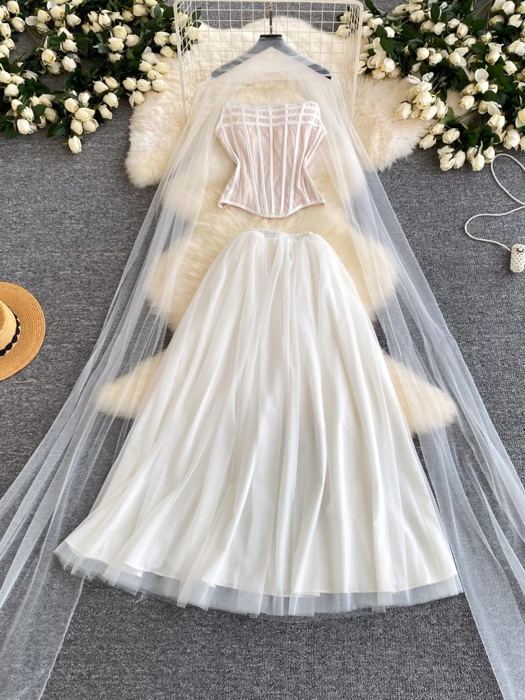 

Французский стиль: элегантный комплект из трех предметов для женщин, летний, новый, сетчатый топ без бретелек + облегающий топ + пышная длинная юбка с высокой талией.