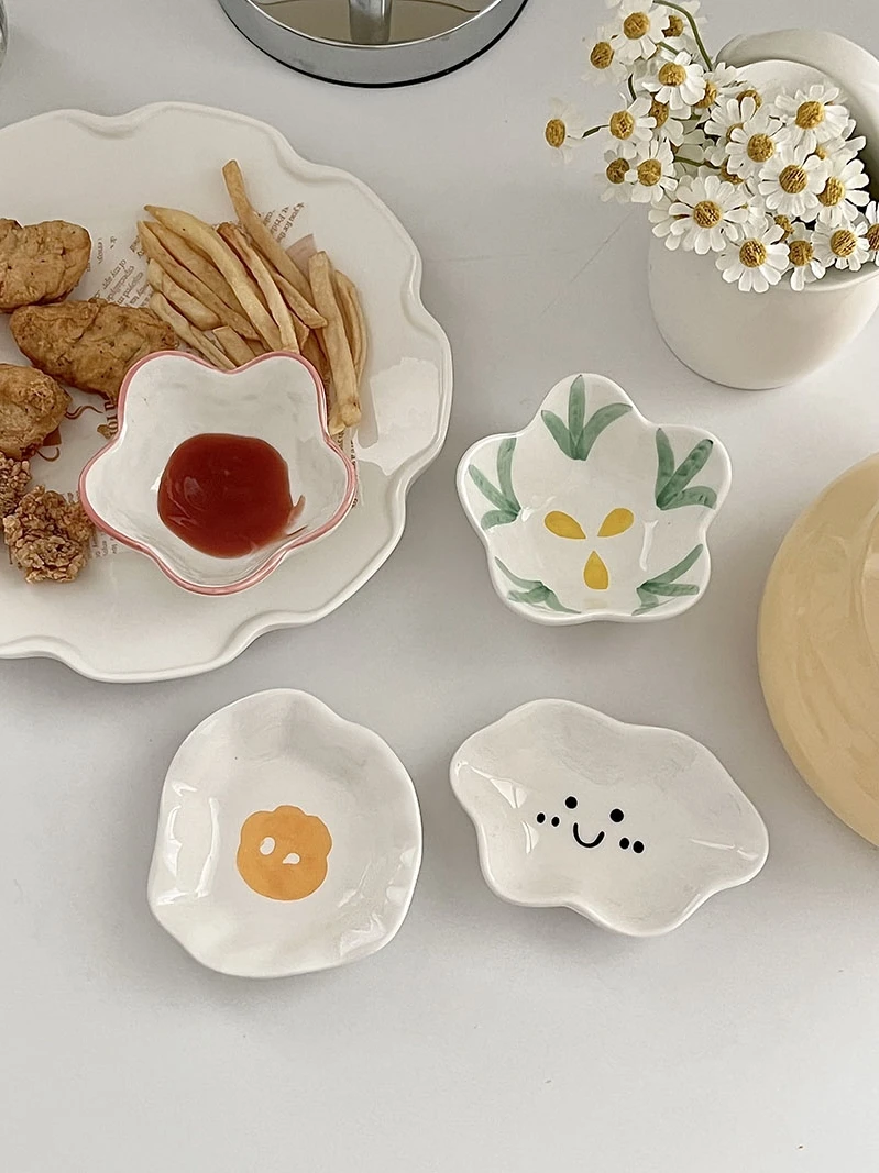 

Cartoon Japanese Sle Cerc Seasoning Plate Hot Pot Dip Sauce Plate Glazed under Color Plate Vinegar Plate Sugar Miss