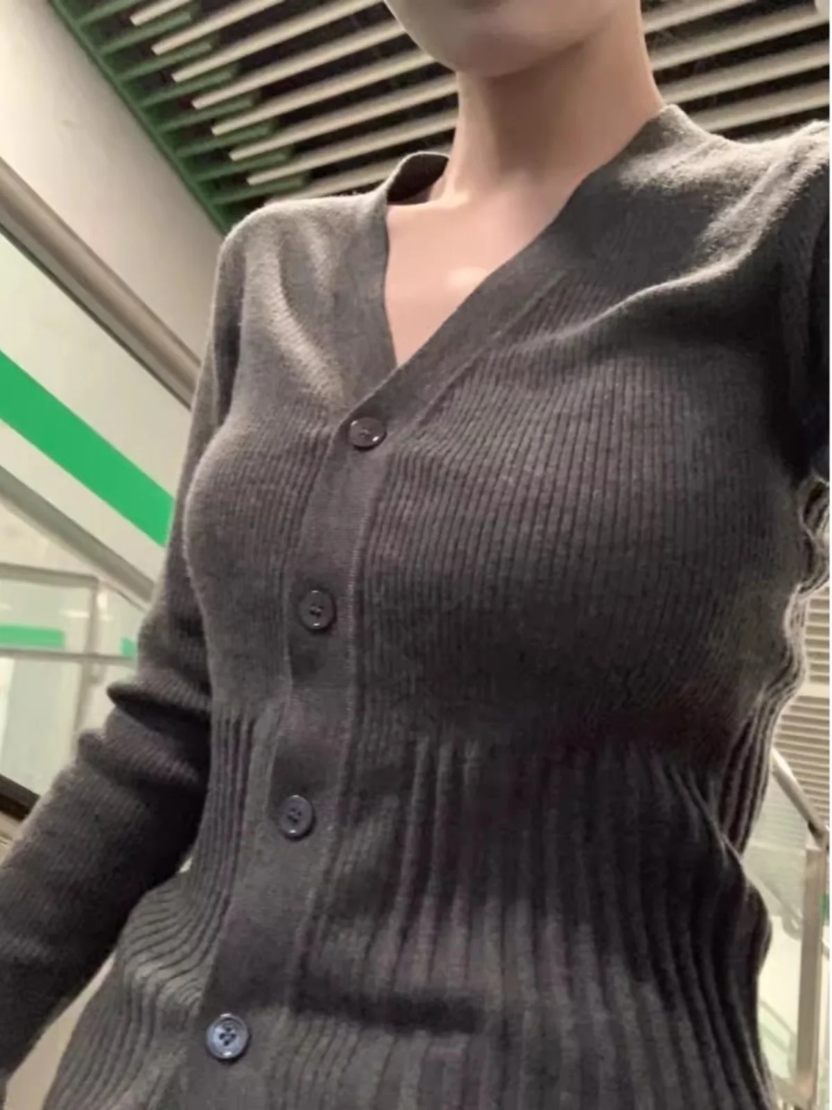 Gray V-Neck Knitwear Women's Early Autumn High-End Sensation Slimming Waist Long Sleeve Soft Cozy Base Shirt Top