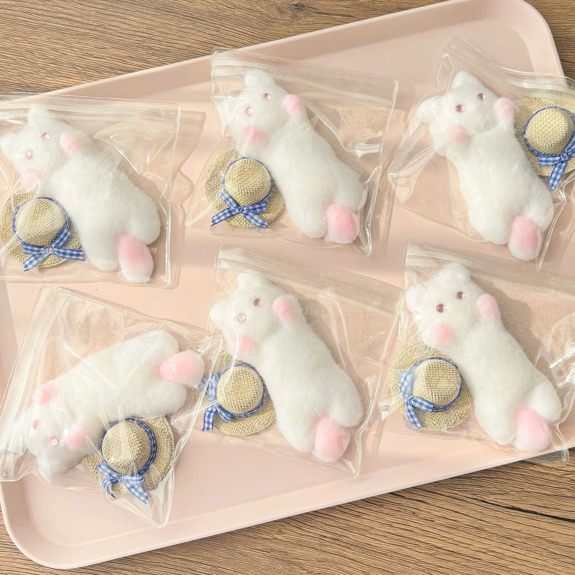 Christmas Toy 1PC Holiday Kitty Stress Anxiety Relief Fidget Toys Slow Rising Squishy Squeeze Elastic Cheese Stick Squeeze Toys