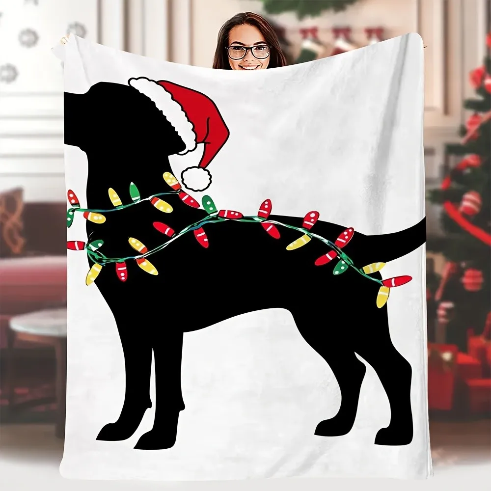1pc Festive Black Labrador Christmas Flannel Blanket 280gsm, Soft Single-Sided Print with Holiday Lights & Santa Hat Design