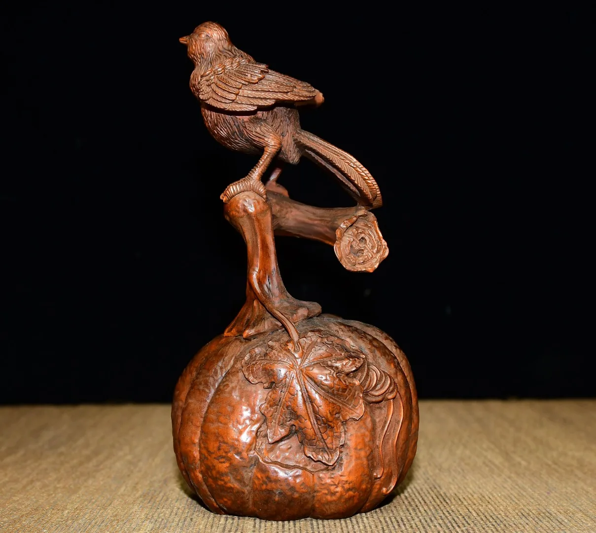 Collection Old Boxwood Bird statue magpie step on Persimmon statue base Wenfang Amass wealth Ornaments Town house Exorcism