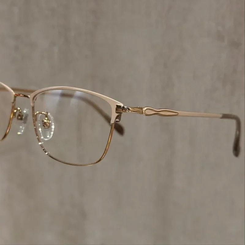 Ultraleichte und modische Anti-Ermüdungs-Lesebrille, Lesebrille mit Metallrahmen, Anti-Blaulicht-Brille – Detail 6