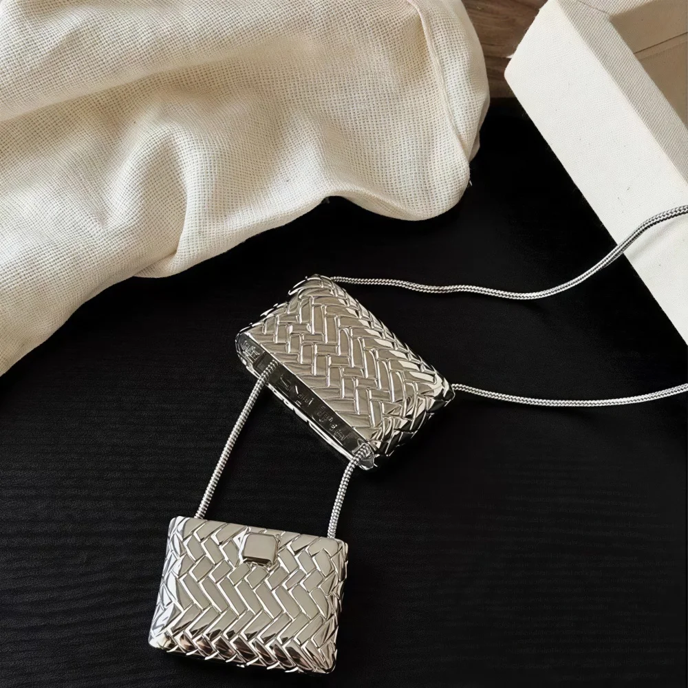 Modische Silberfarbene Imitations-Schultertaschen-Anhänger-Halskette für Damen, Retro-Kombination Pullover-Kette Schmuck – Detail 5