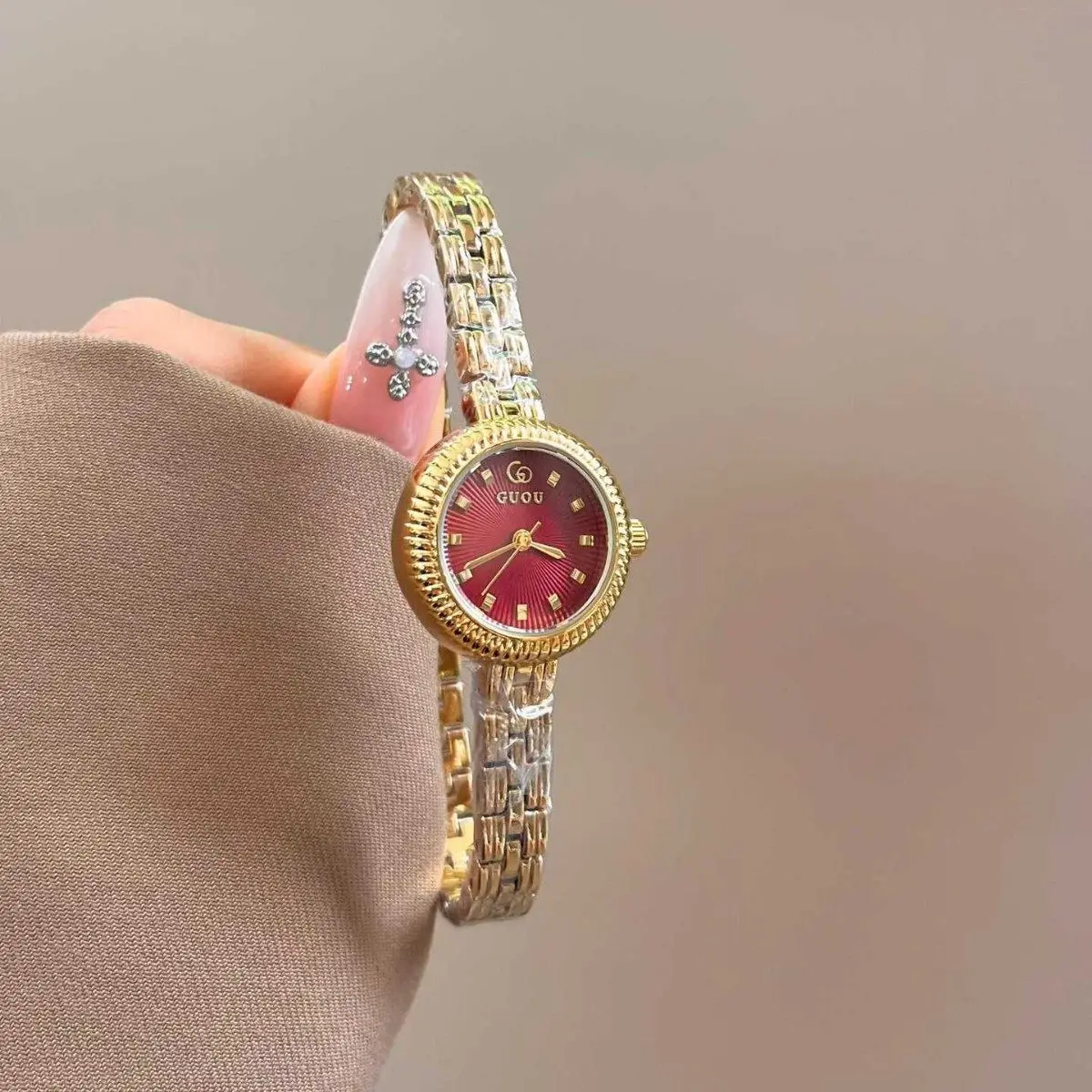 

Small And Delicate Chain-Link Women'S Watch, Luxurious And Fashionable, Round Quartz Student Ladies' Bracelet Watch.