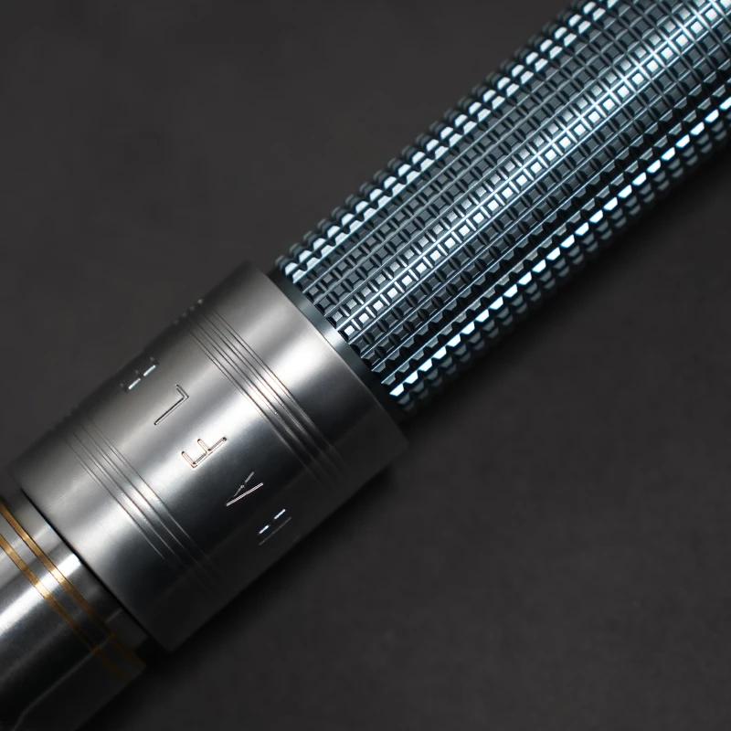 89Sabers Carl extension de jeu B LightSaber : puce Open Source V3.9, avec 19 effets optiques et audio, matériaux métalliques, accessoires 1:1.
