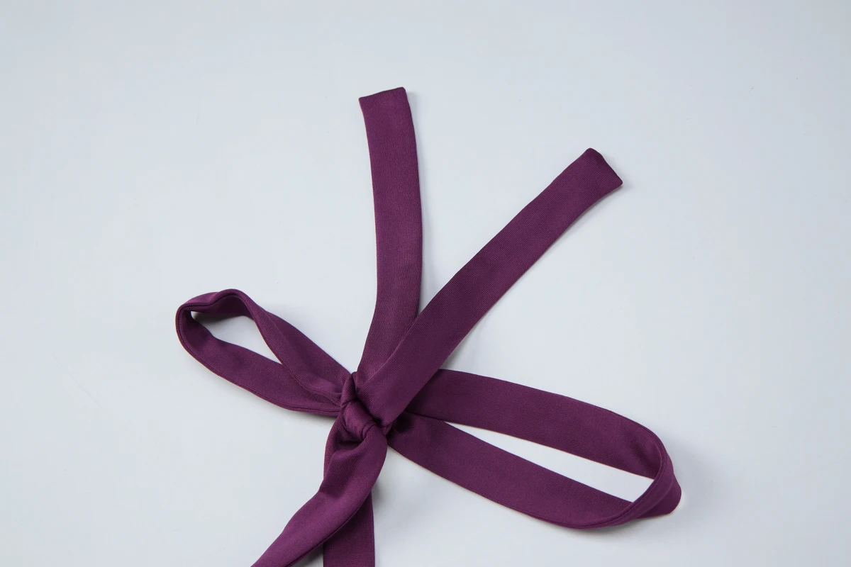 Hugcitar Damenmode V-Ausschnitt Einfarbiges Gerafftes Neckholder-Rückenfreies Schnür-Minikleid Sexy Sommerkleidung für Strand, Urlaub und Club – Detail 6