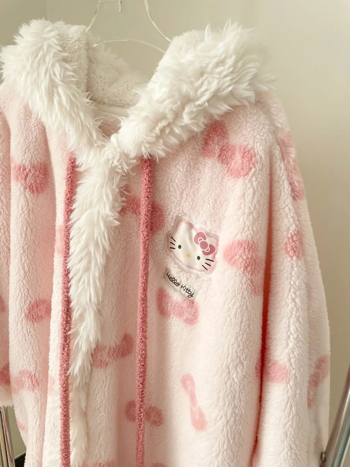 New Sweet Furry Hooded Hello Kitty Nightgown Coral Fleece Plush Sleepwear Robe Winter Women\'s Cute Oversize Home Casual Clothes