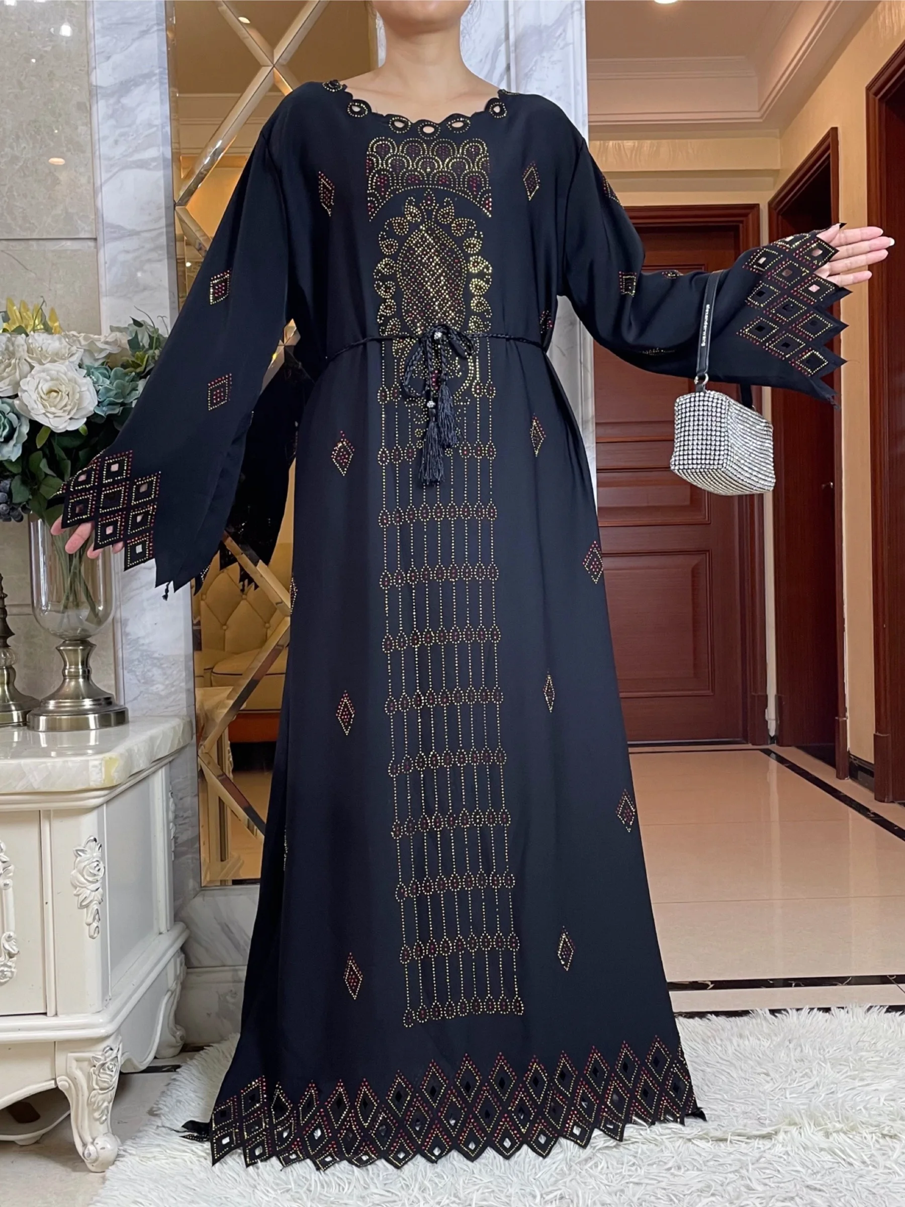 2024 Fashion Diamonds Hollow design Abaya Ramadan Eid Closed Long Abaya Dubai Women Muslim Dress Modest Islamic Clothing