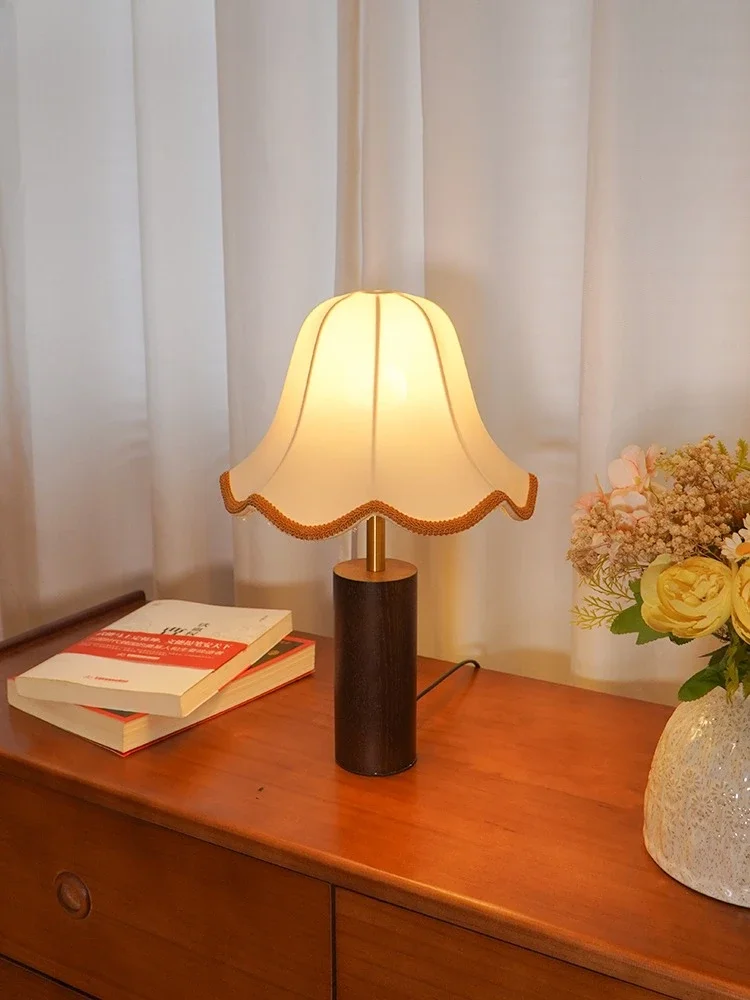 retro medieval desk lamp bedroom bedside  wind advanced living room study atmosphere lamp