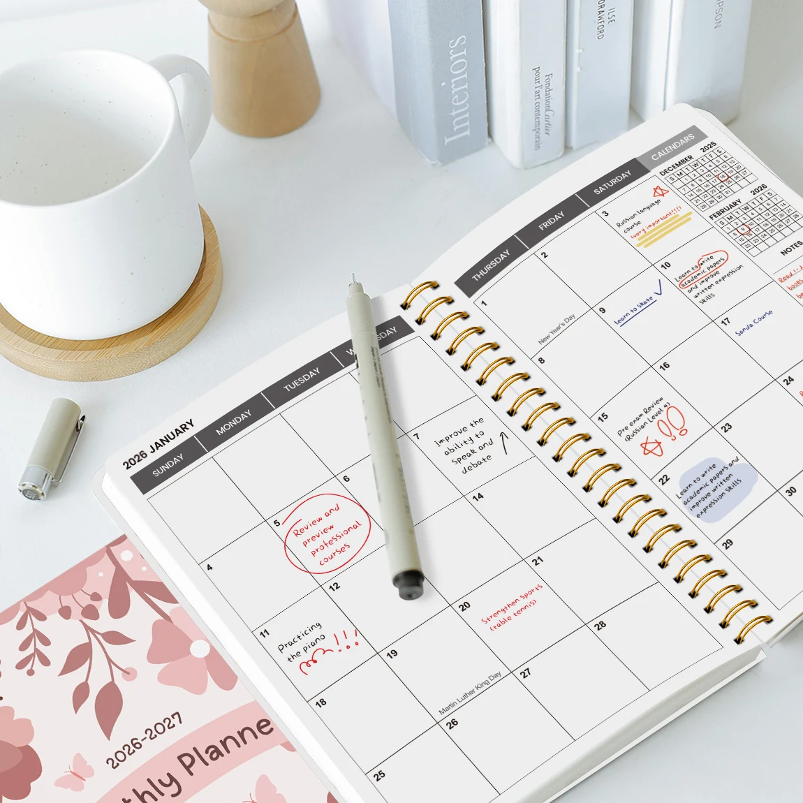 2026-2027 دفتر ملاحظات أسبوعي وشهري مقاس A5 - منظم من 2026 إلى ديسمبر 2027 مع التقويم والملاحظات واللوازم المدرسية والمكتبية
