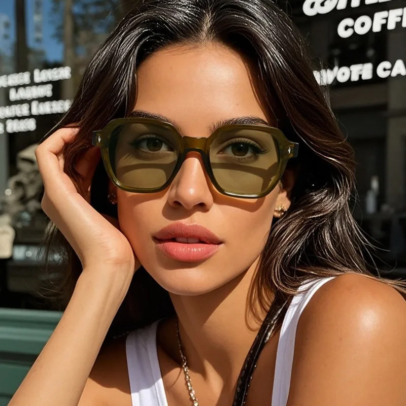 Luxus Klassische Nieten Schmücken Quadrat Sonnenbrille Frauen Mann Marke Designer Shades Im Freien Fahren Reisen Brillen UV400