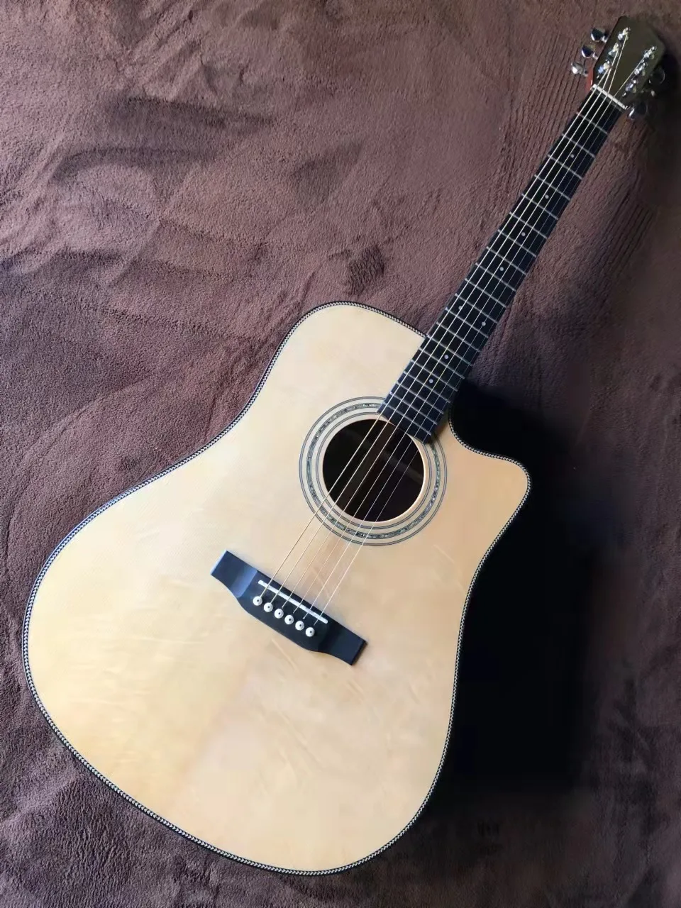 A 41-inch D barrel full solid wood high configuration acoustic acoustic guitar