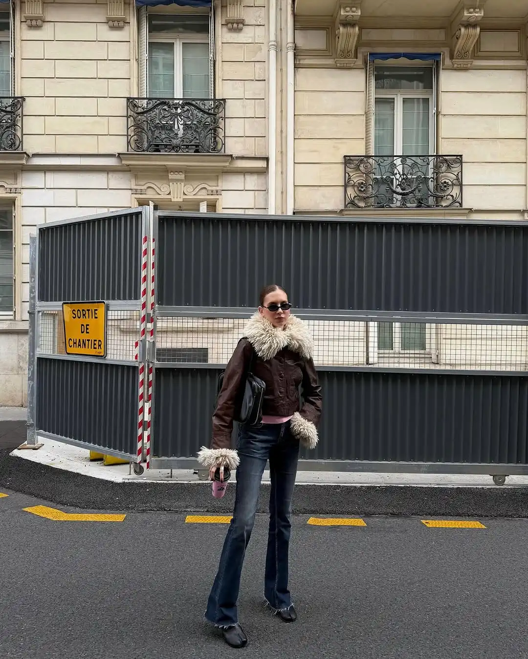 سترة نسائية من الجلد ذات ياقة من الفرو وأكمام طويلة واحدة الصدر سترة قصيرة من الفرو 2026 ملابس يومية للسيدات جديدة #6