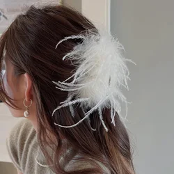 Imitated Ostrich Feather Hair Claw Clips Korean Ins Plush Ponytail Hairpin Crab Barrette for Women Girl Luxury Hair Accessories