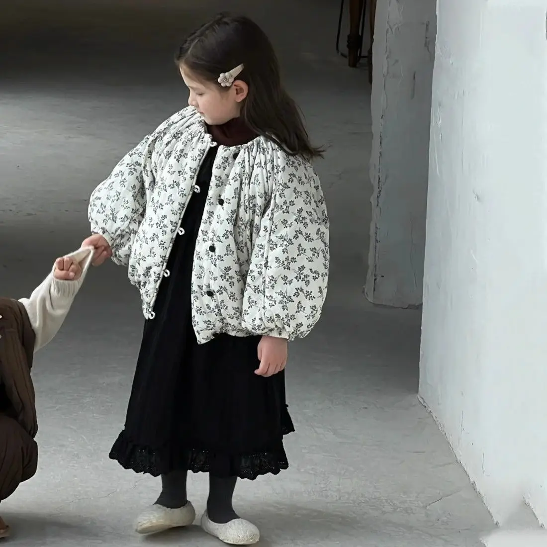 Ropa de algodón Floral coreano nuevo Casual todo-fósforo cálido y de moda Linda Chaqueta de algodón Floral ropa para niños