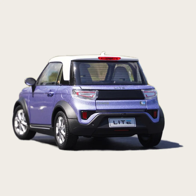 Odlewany model BAIC w skali 1/18, model ze stopu BAIC BJEV LITE Afcfox, fioletowe pojazdy zabawki dla chłopców, prezent, oryginalne opakowanie.