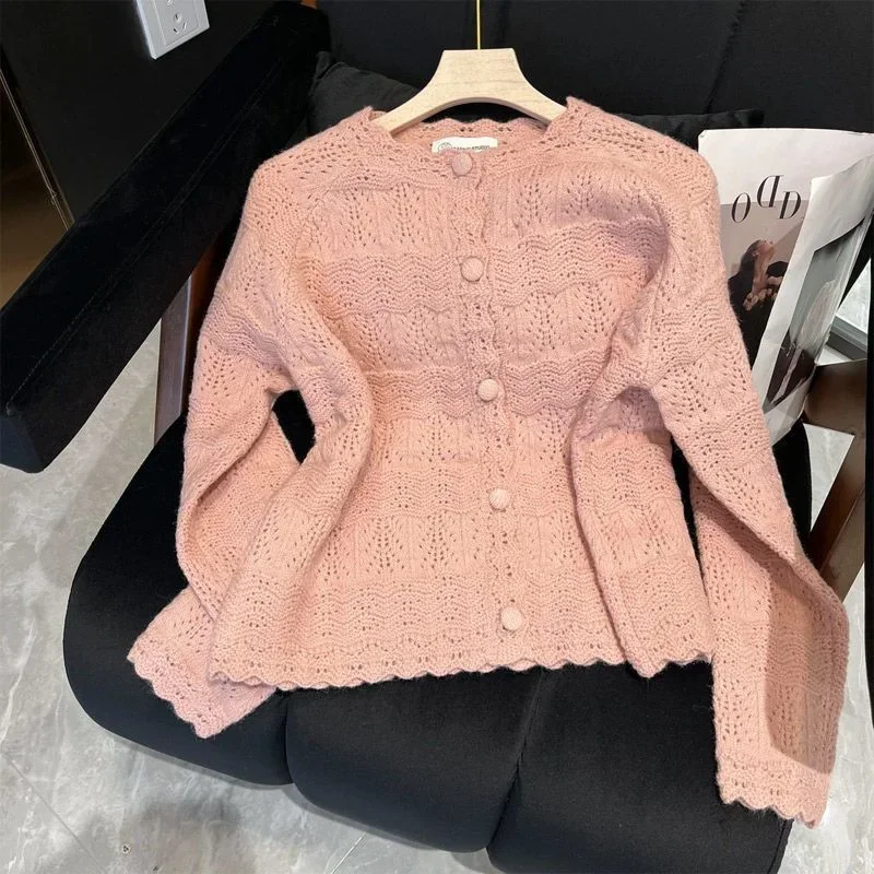 เสื้อสเวตเตอร์เนื้อนุ่มอเนกประสงค์และทันสมัย เสื้อคาร์ดิแกนทรงหลวมแบบโปร่งพร้อมระบาย