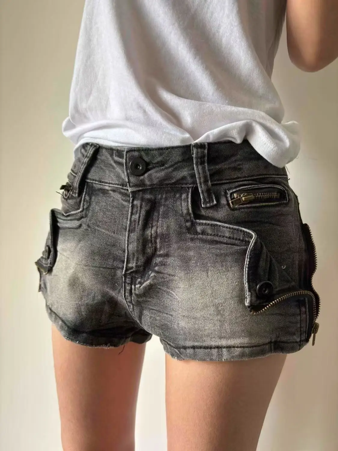 Summer Women's American Retro Workwear Denim Shorts Y2K Harajuku 2000s Fashion Denim Punk High Street Slim Casual Hot Pants view 4