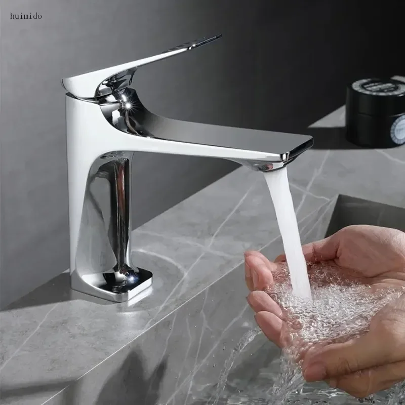 High-end Brass Bathroom Sink Faucet Grey Hot And Cold Water Mixer Tap Single Handle Deck Mounted Washbasin Crane For Bathroom