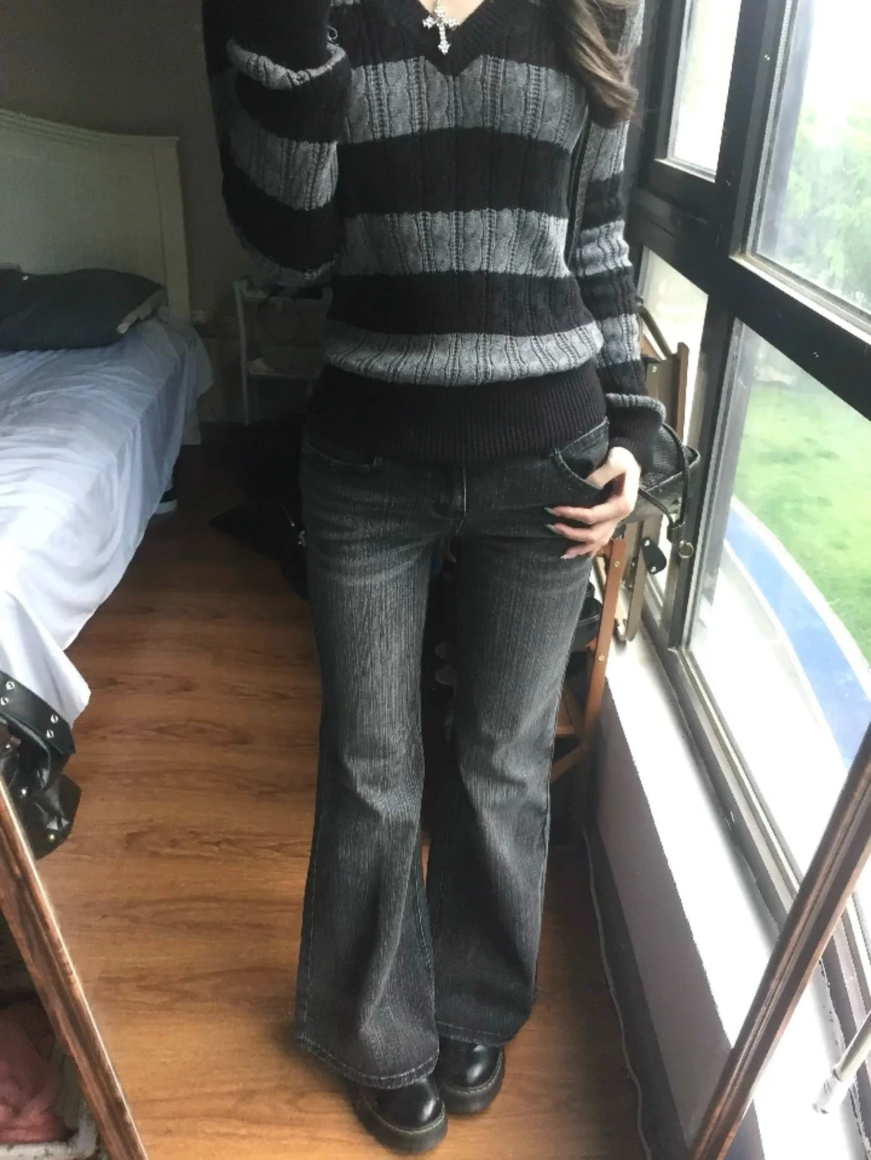 Karrram Japanischer Y2k V-Ausschnitt Gestreifter Pullover Vintage Harajuku Strick Slim Pullover Koreanischer Stil Herbst Strickwaren Amerikanischer Retro 90er – Detail 7