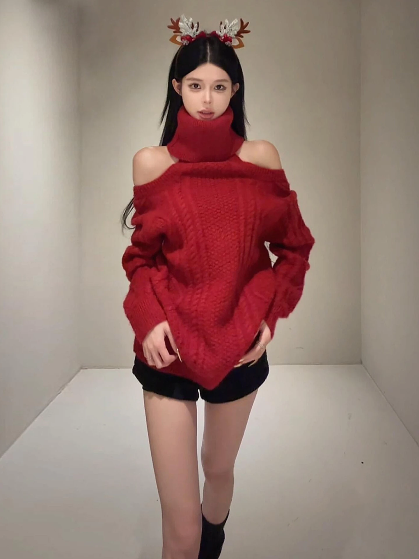 

Christmas Atmosphere Twist Knit Sweater Women's Shoulder-baring Loose Knitted Top Sweet Style Winter Fashion Single Piece