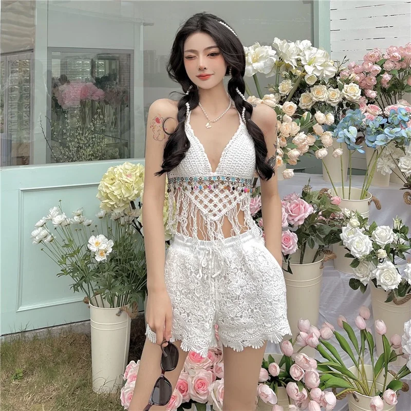 ชุดว่ายน้ำบิกินี่ถักแบบโปร่งแสงสำหรับผู้หญิง พร้อมเสื้อคลุมกันแดดและกางเกงขาสั้นลูกไม้เอวสูง
