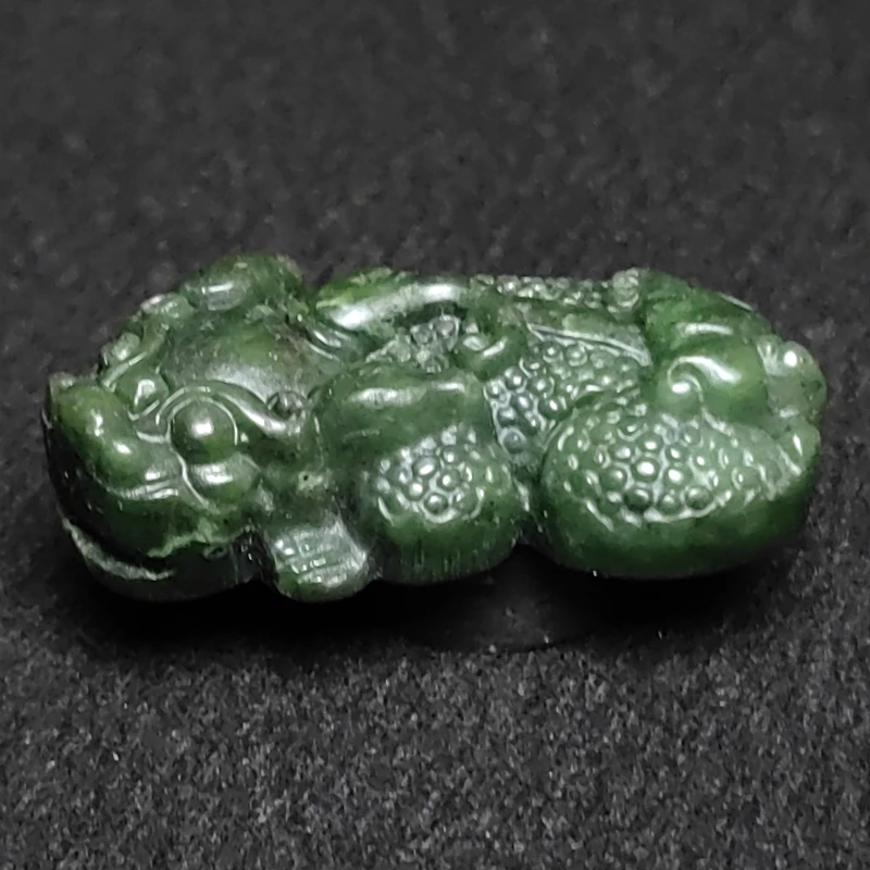 YIZHU CULTUER ART Size 4.7×2.6×1.3cm Chinese Hetian Jade carving Unicorn Pi Xiu Statue Pendant Old Collection