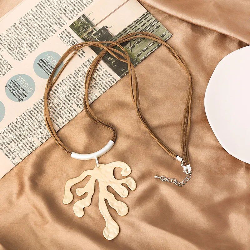 Special Leaves Leaf Sweater Pendant Necklaces Long Chain Jewelry for Women Birthday Gift Bijoux Femme Colli
