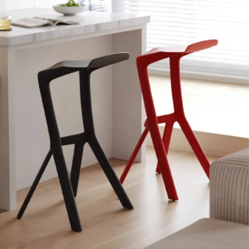 sgabello-da-cucina-con-schienale-dal-design-geometrico-in-plastica-resistente-stile-scandinavo-moderno-con-pp-ecologico