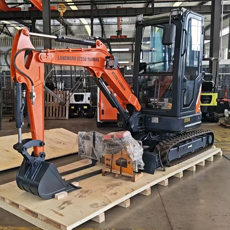 

LANDWARD Optional Engine Mini Excavator 2.5 Tons Small Excavator CE Agricultural Multifunctional Mini Excavator Wholesale Custom