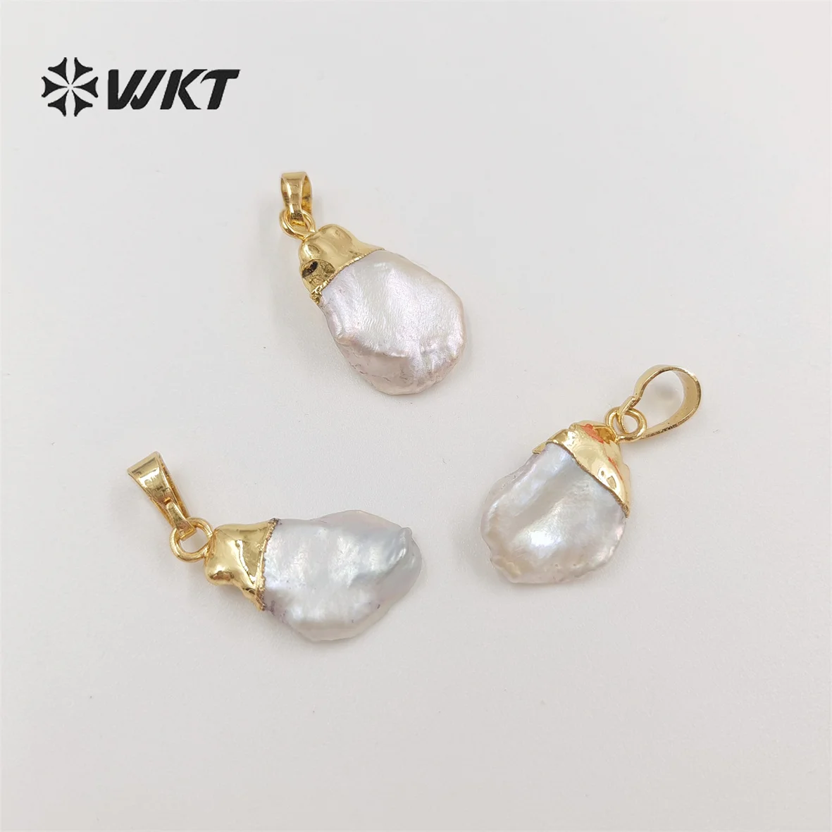 

WT-JP308 Amazing Fashion Gold Plated Irregular Freshwater Pearl Pendant Small Size Top Women Jewelry Findings