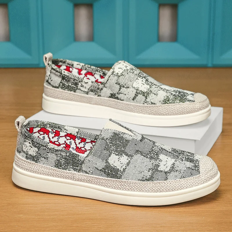 

Flat Shoes for Men's 2026 Summer New Style One Foot Lazy Casual Shoe for Men's Embroidered Patterns Old Beijing Cloth Shoes Men