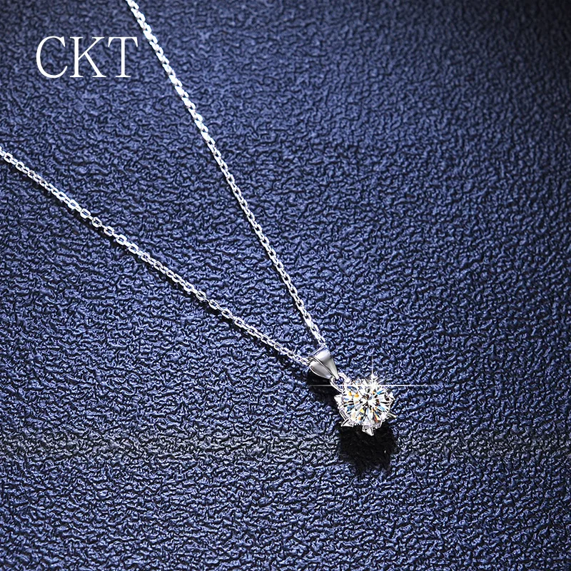 Pendants 2 Carat Moissanite Diamond Necklace for Women Fashion Classic Snowflake Collarbone Chain Platinum Pt950 Luxury Jewelry