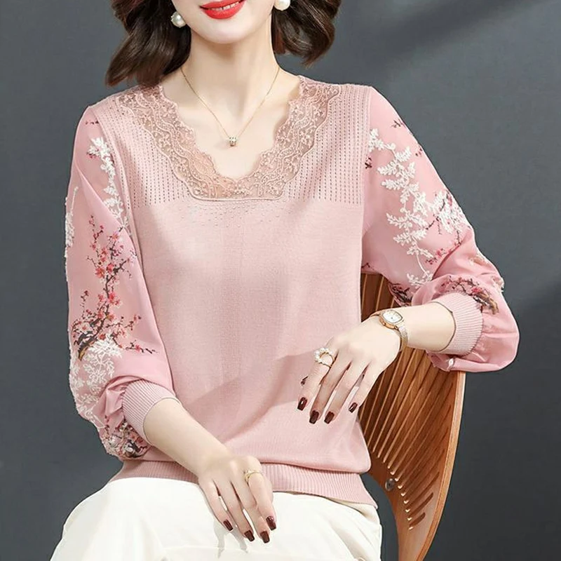 2023 Spring Autumn New Solid Color V-neck Long Sleeve Tees Women Elegant Tops Hollow Out Embroidered Diamonds Knitting Pullovers