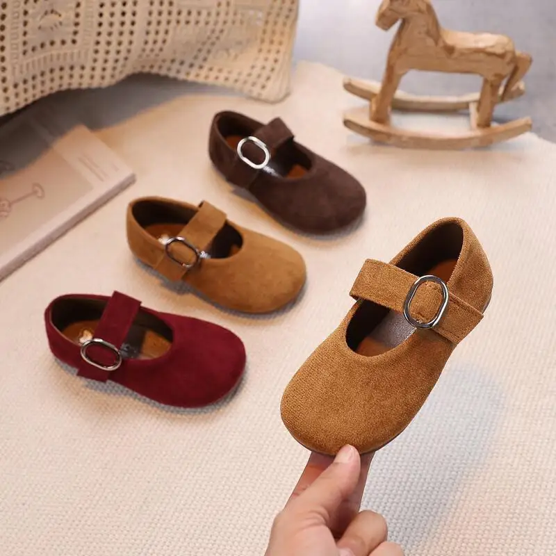 

Модные повседневные туфли для девочек, детская обувь, новинка 2026 года, осенние туфли принцессы, мягкая подошва, кожаные повседневные туфли в корейском стиле