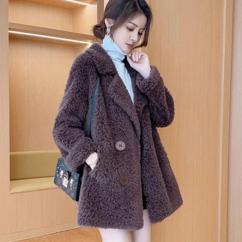 Mid-length Style Winter 2024 Loose Look Slimmer All in One Skin Fleece Coat Thickening Type Imitation Lamb Wool Coat Female