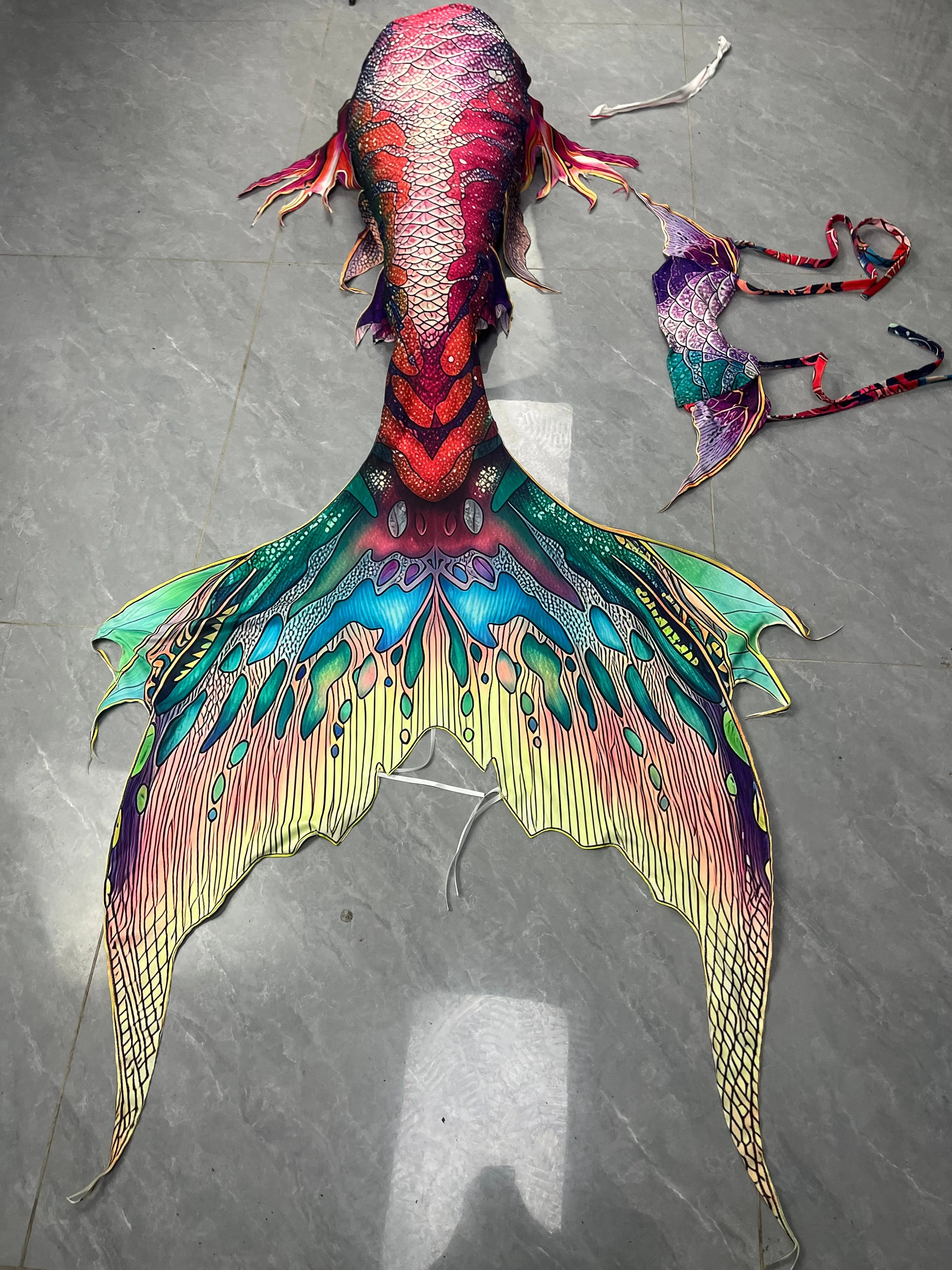 

New European And American Rainbow Adult Mermaid Tail Professional Underwater High-Definition Performance Costume For Aquariums