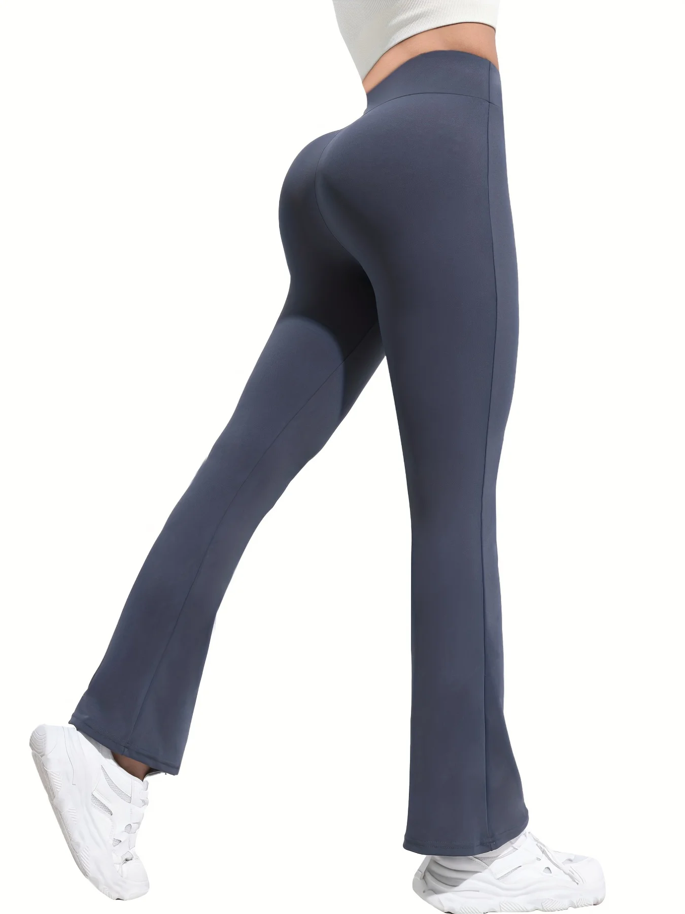 Legginsy damskie A Gary z lekko rozszerzanymi nogawkami i elastyczną, wysoką talią, odpowiednie do noszenia na co dzień i do uprawiania sportu.