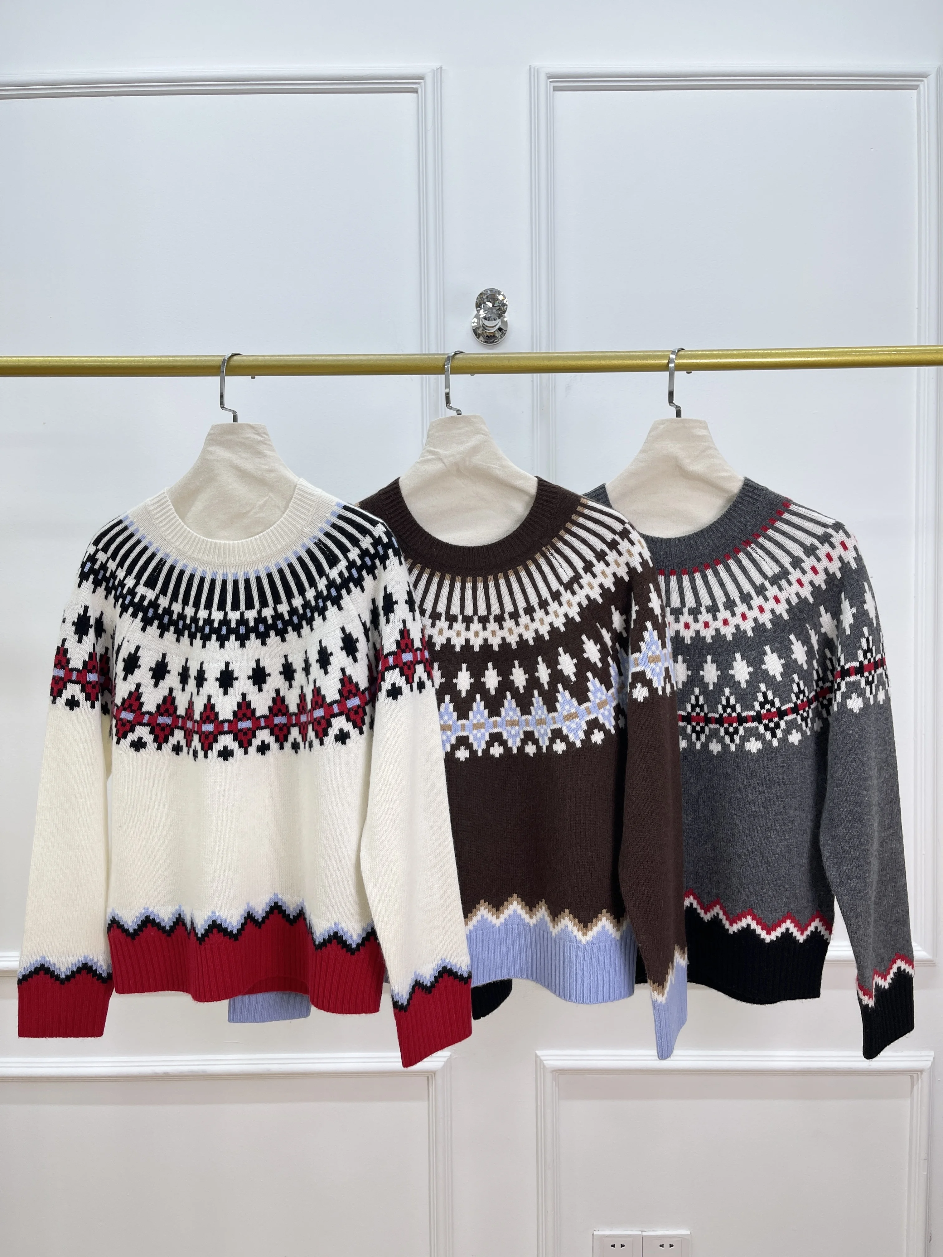 

New Autumn/Winter Pure Cashmere Round Neck Sweater For Women, Elegant And Loose Knitwear