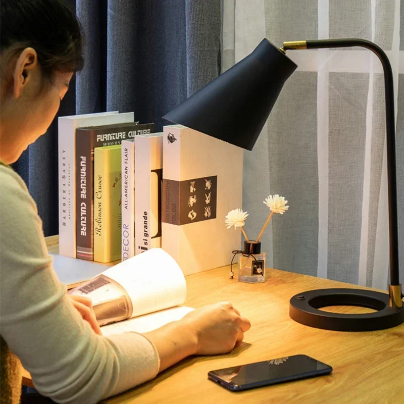 Portable 220vHotel Table Lamp, Bedside Eye Protection, Students' Study, Work, Reading, Simple Modern Nordic Creative Bedroom Des