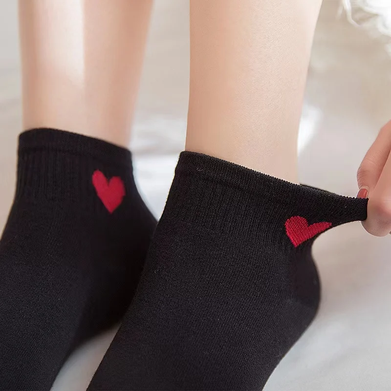 5 Pairs/Lot Fashion Comfortable Black White Red Heart Women Boat Socks Breathable Solid Sports Sneakers Female Girls Ankle Socks