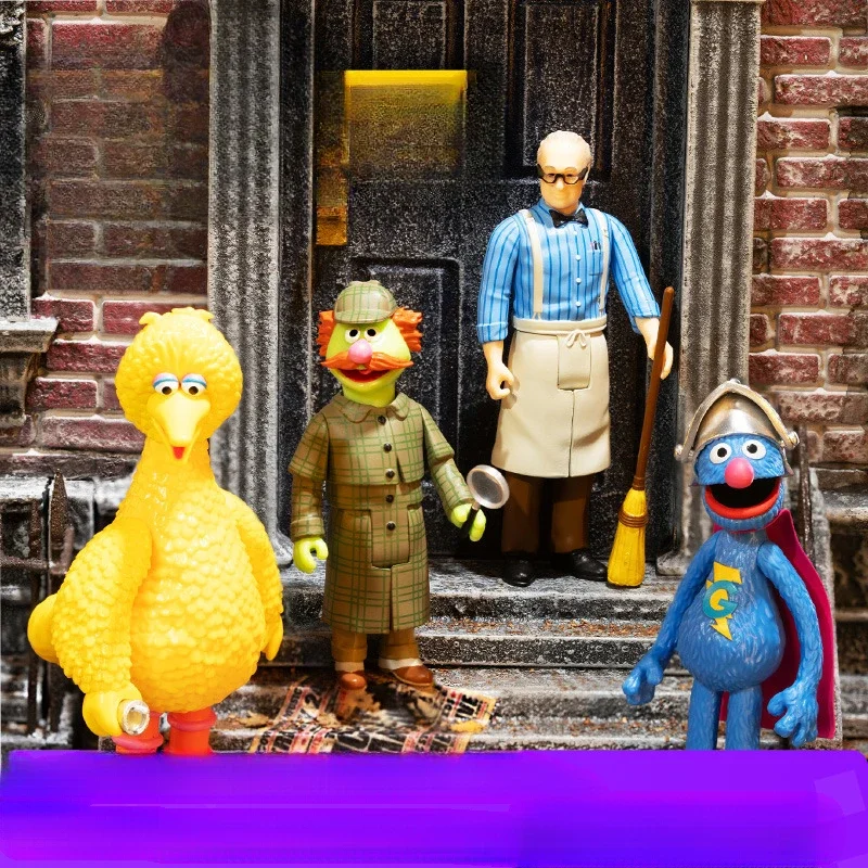 In Stock Super7 3.75 Inch Reaction FigureThe Sesame Street Sherlock Hemlock Hanging Card Halloween Toy Boy Collection Gift