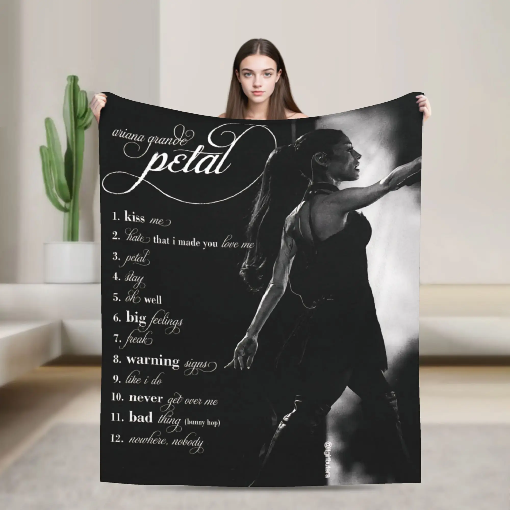 Arianas Grandes petal  Blanket Quality Soft Warm  Throw Blanket Winter Airplane Travel Home Decor Novelty Bedspread