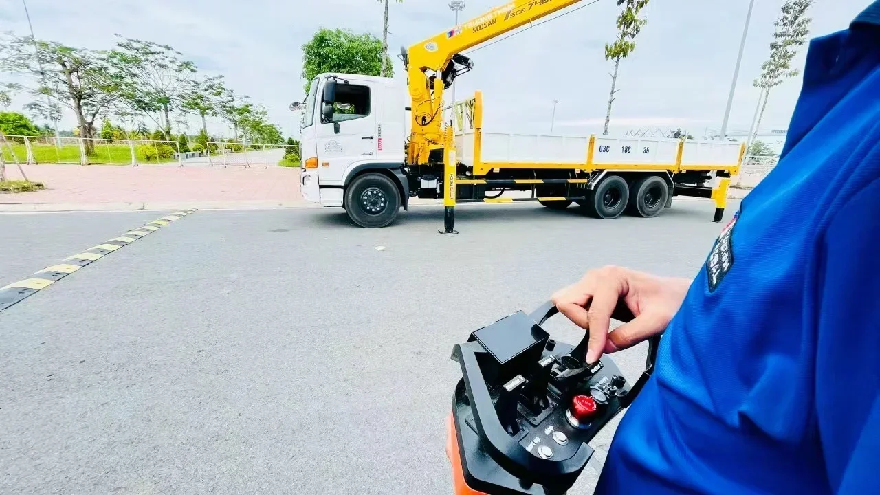 Joystick à 6 boutons de commande, 12-24V