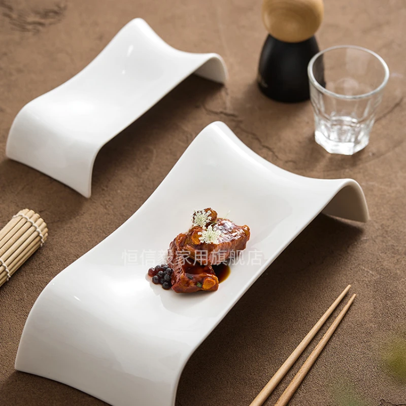 White Ceramic Rectangular Western Food Plate Irregular Bridge-shaped Dinner Plate Special-shaped Tableware in Hotel Restaurant
