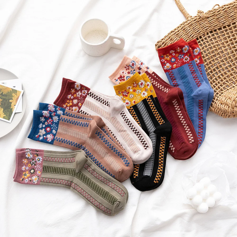 1Pair Cotton Casual Elegant Korea Harajuku Woman Floral Vintage Socks Breathable Ladies Girls Classic Ethnic Cute Sox Autumn
